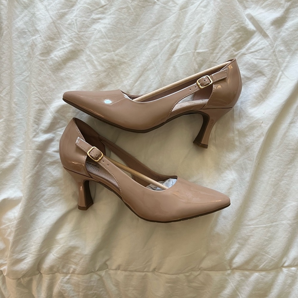 tan heels